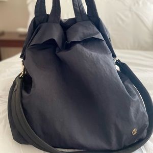 Lululemon gym tote bag.